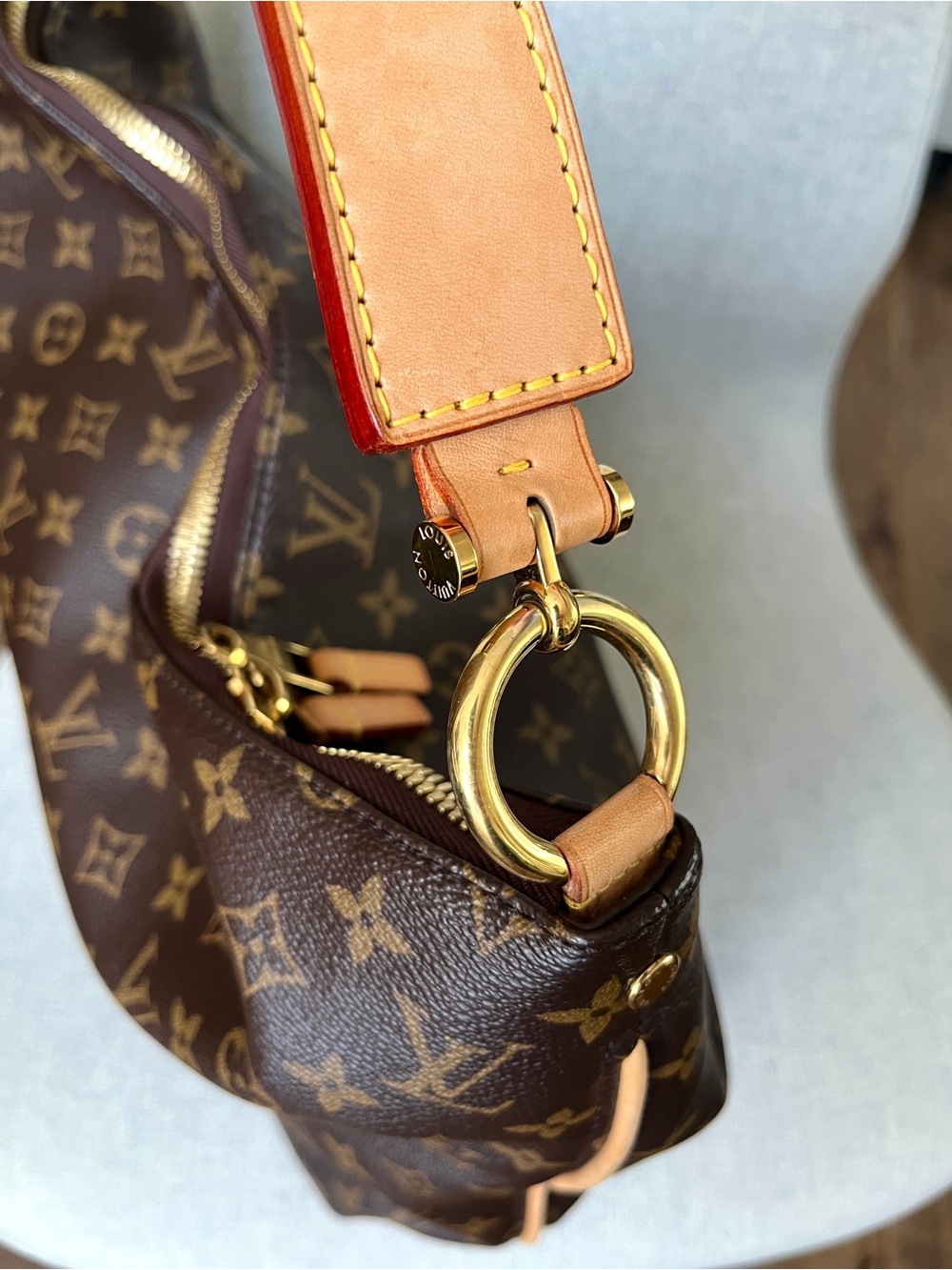 Louis Vuitton "Sully MM" - Pristine Condition - Includes Original Dust Bag - Picture 3 of 16